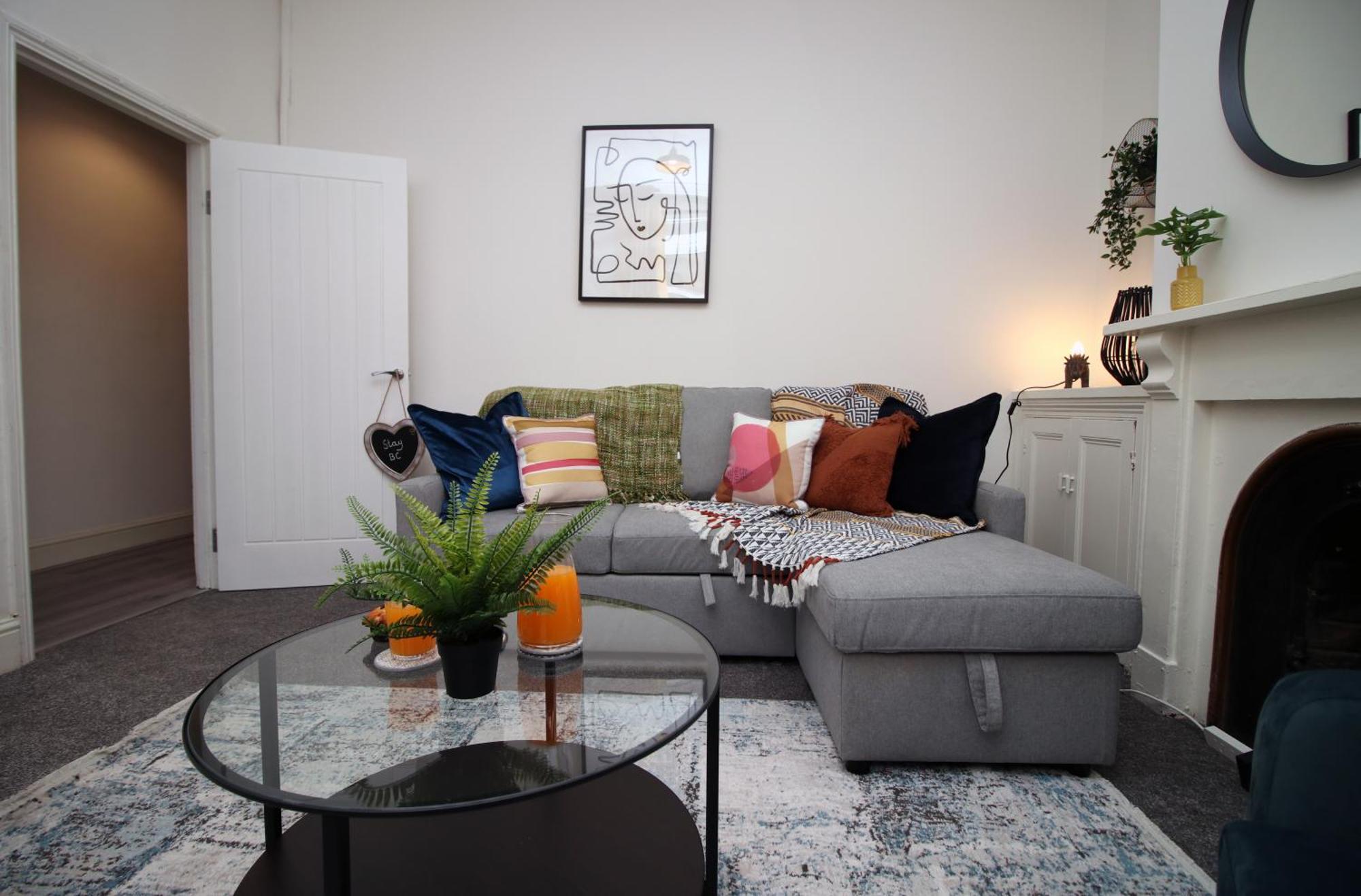 Spacious 4 Bedroom House - Moira Lodge By Ty Sa Cardiff Luaran gambar