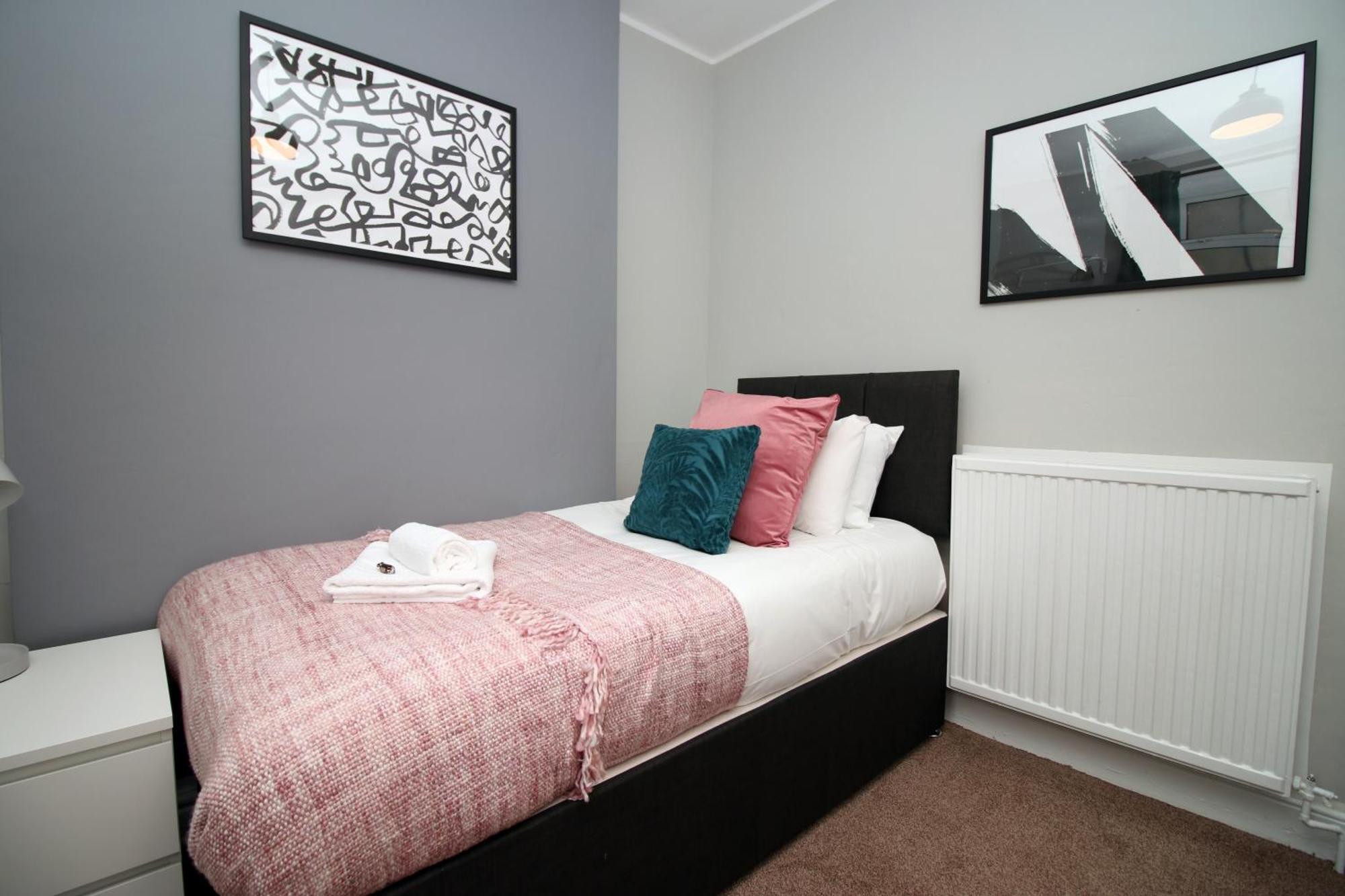 Spacious 4 Bedroom House - Moira Lodge By Ty Sa Cardiff Luaran gambar